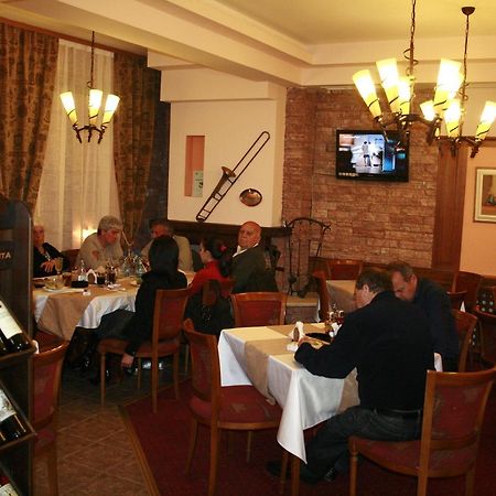 Hotel Nicol Plovdiv Kültér fotó
