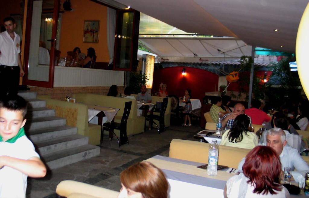 Hotel Nicol Plovdiv Kültér fotó