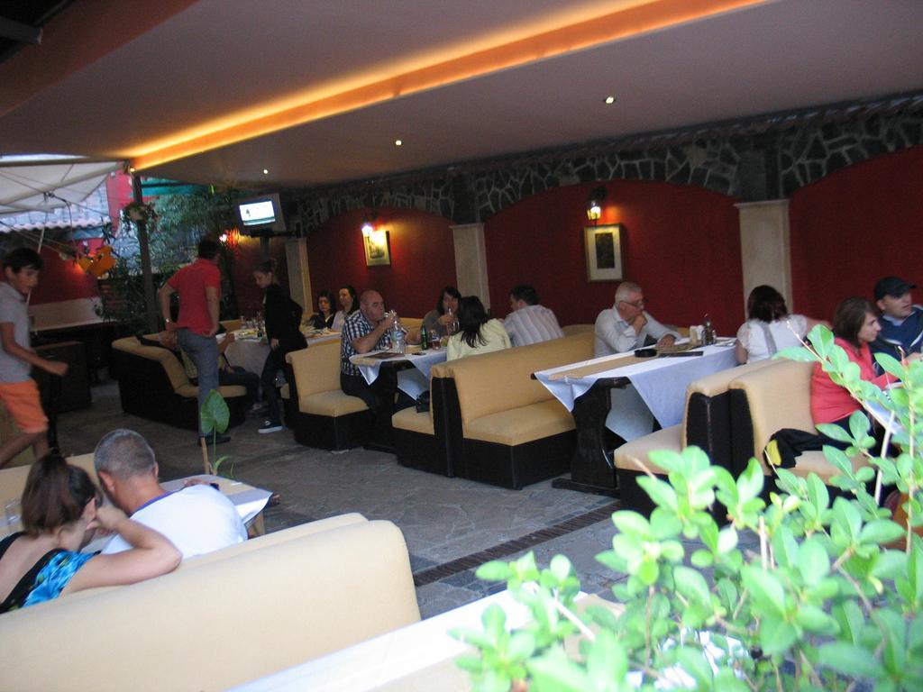 Hotel Nicol Plovdiv Kültér fotó